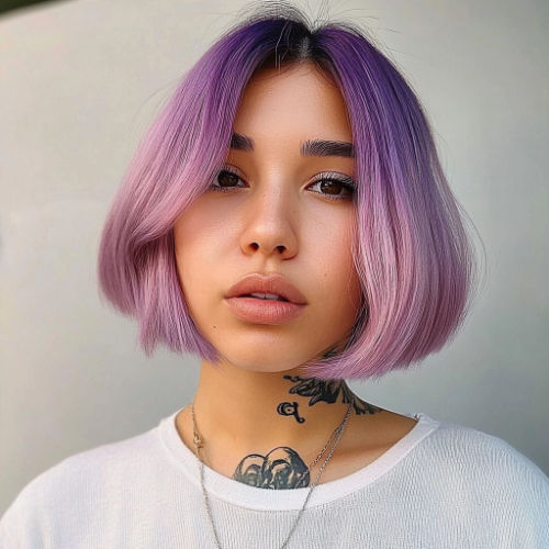 Bob corto en morado con estilo contemporáneo