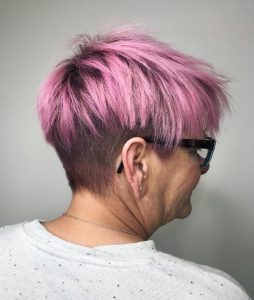 pelo-corto-de- rosa-para-mujeres-70-anos